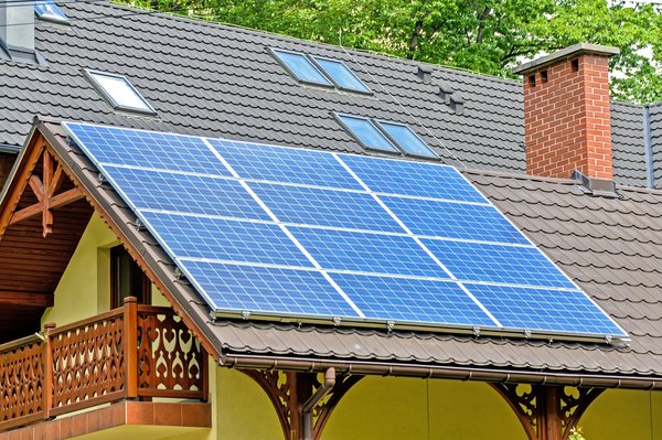 Combien de panneaux solaires pour vivre en autonomie ?